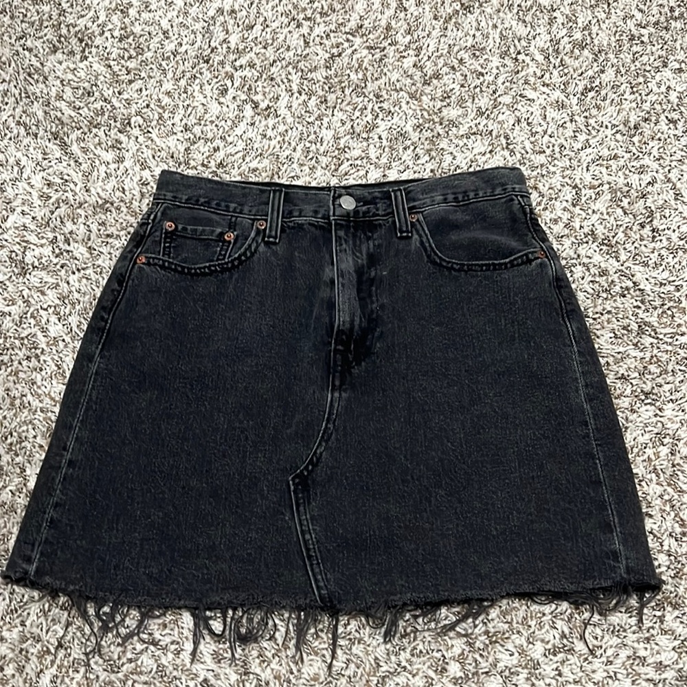 GUC LEVIS Jean Skirt Levi’s High Rise Deconstructed Skirt Women’s Size 29